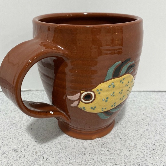 Pritchett & Shelby 1991 Art Pottery Mug redware colorful whimsical fish w/FLAW - Picture 5 of 11